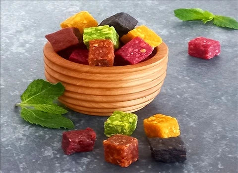 Mixed cube fruits, natural fruit snack in Canada, vegan, vegetarian, healthy fruity snack, dehydrated food, Tasty Vita nuts & dry fruits hop in North America. apple, banana, kiwi, pear, fig, plum, orange