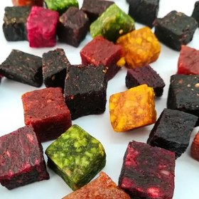 Mixed cube fruits, natural fruit snack in Canada, vegan, vegetarian, healthy fruity snack, dehydrated food, Tasty Vita nuts & dry fruits hop in North America. apple, banana, kiwi, pear, fig, plum, orange