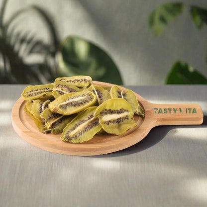 Natural dried kiwis, fruit snack in Canada & the United States. Tasty Vita healthy snack shop. dehydrated kiwi fruits, vegan, vegetarian, gluten-free treat