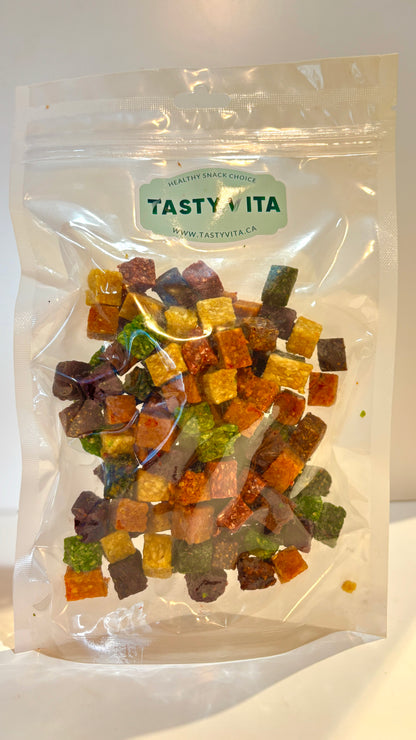 Mixed cube fruits, natural fruit snack in Canada, vegan, vegetarian, healthy fruity snack, dehydrated food, Tasty Vita nuts & dry fruits hop in North America. apple, banana, kiwi, pear, fig, plum, orange