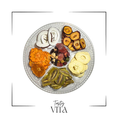 healthy Dried Fruit Selection Palette, sugar-free dry fruits, dry persimmons, dry kiwis, dry strawberries, dry coconuts