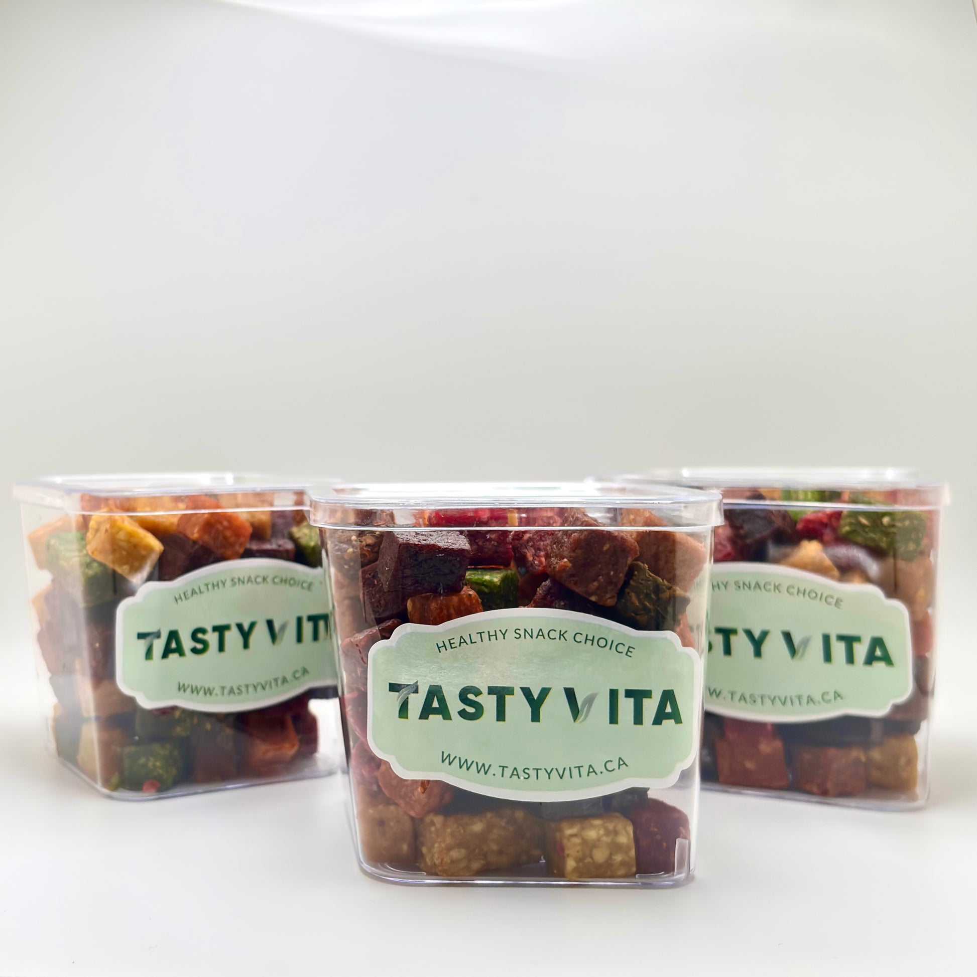 Delicious cube-sliced dried fruits in a transparent gift cup. Includes fig, kiwi, pear, apple, banana, peach & more. Ships to Canada & the US. vegan, vegetarian, fruit chip, natural healthy snack, Persian delight