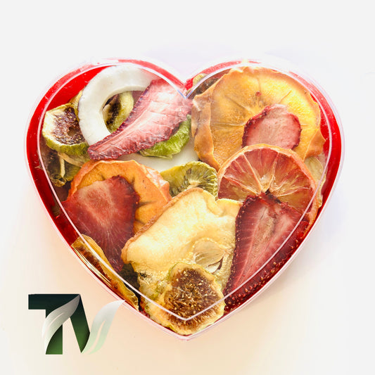 Heart-shaped dried fruit gift box filled with natural, vegan, sugar-free fruits, perfect Valentine’s gift.