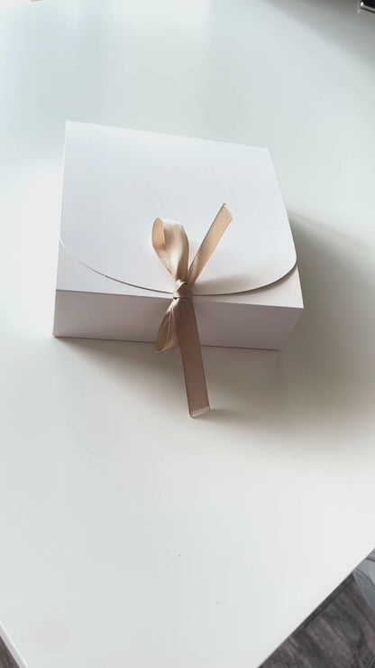 Rose-Shaped Fruit Leather & Dried Fruits Gift Box